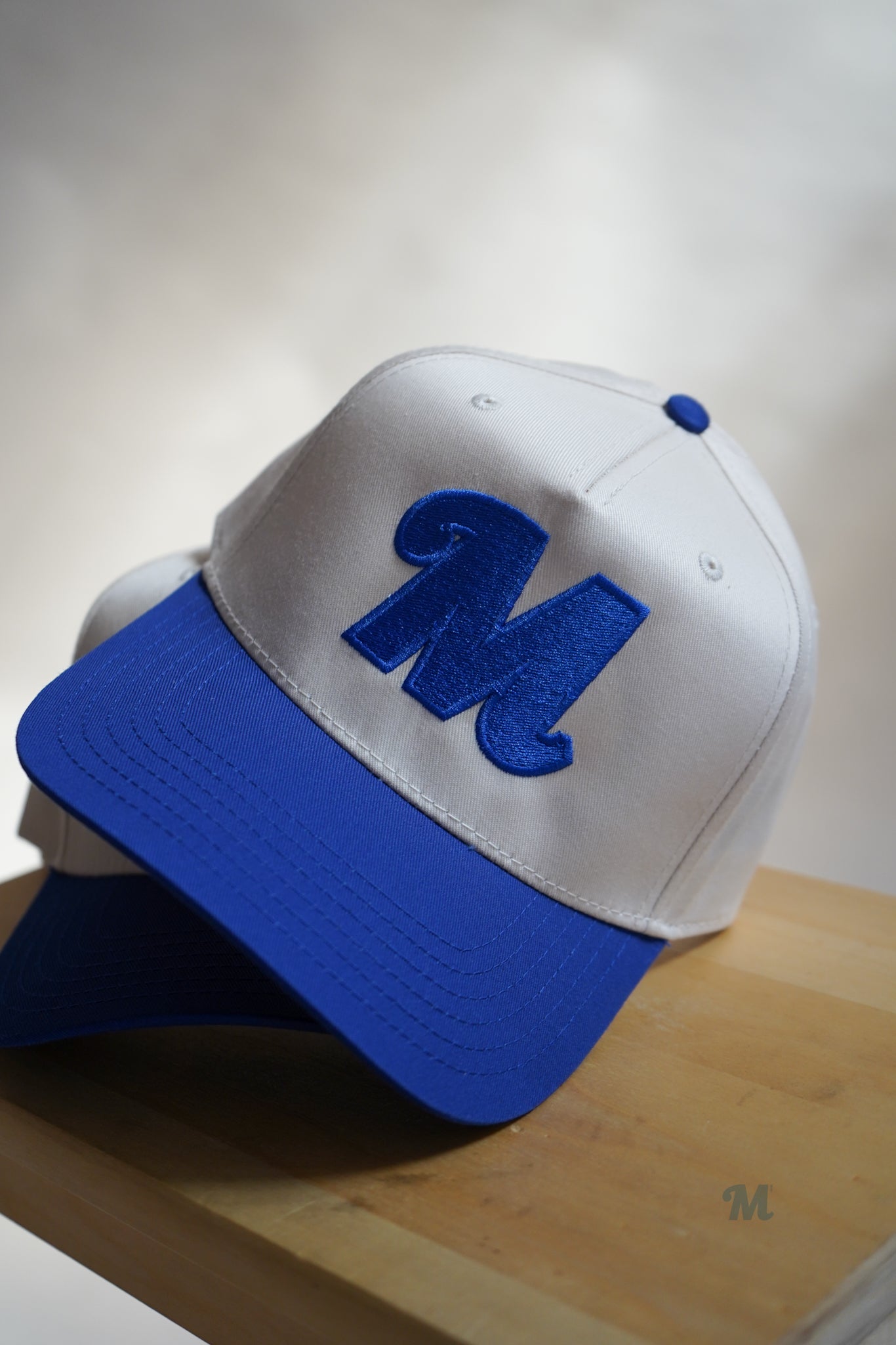 Royal (M. logo)