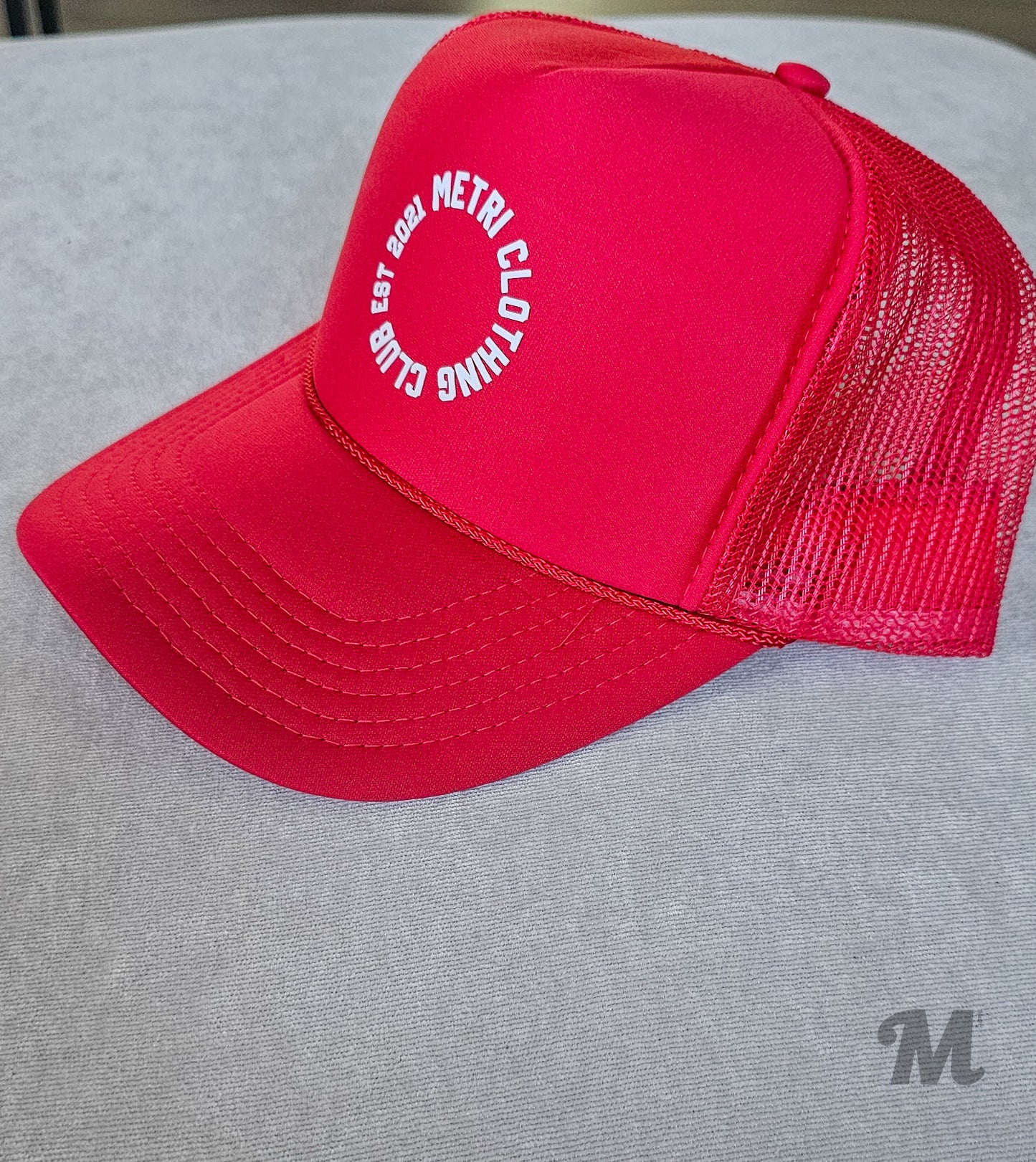 Metri Truck: Clothing Club (Red)