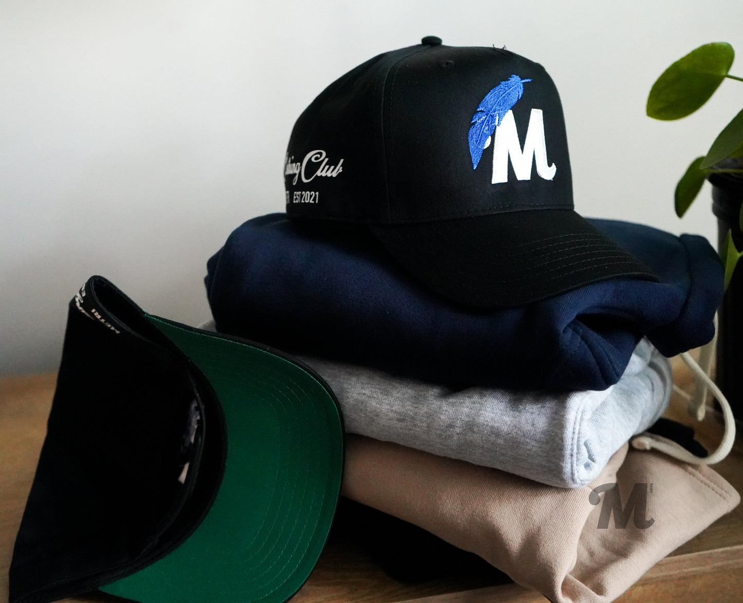 Metri Feather logo Snapback (Black)