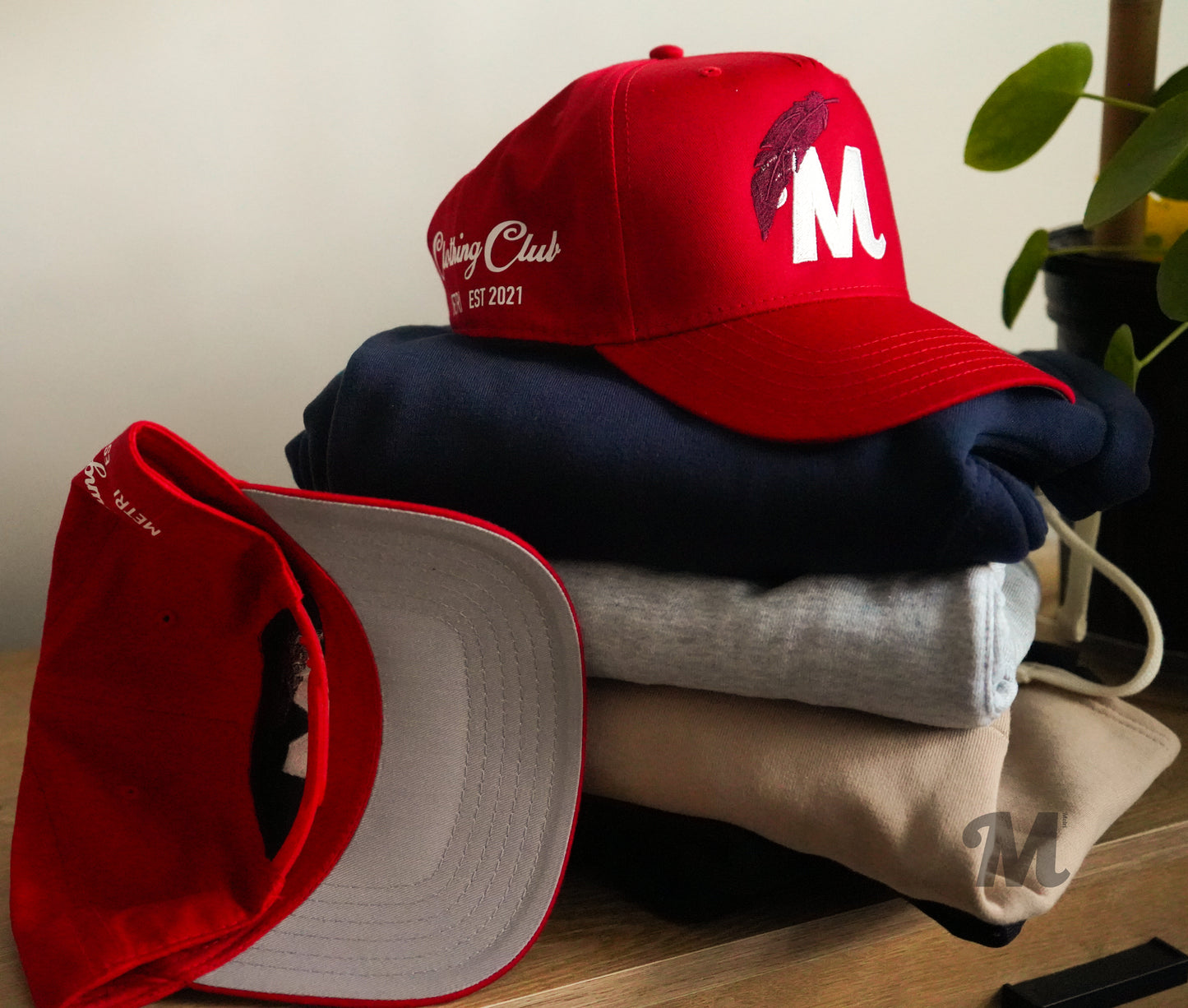 Metri Feather logo Snapback (Red)