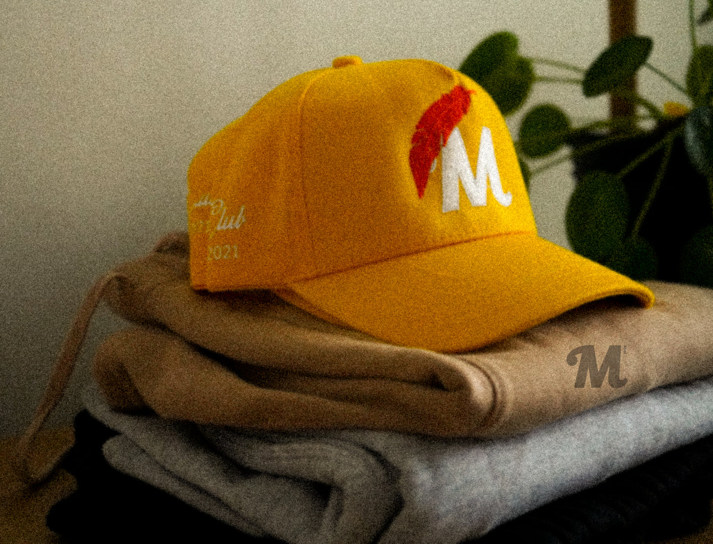 Metri Feather logo Snapback (Yellow/Orange)