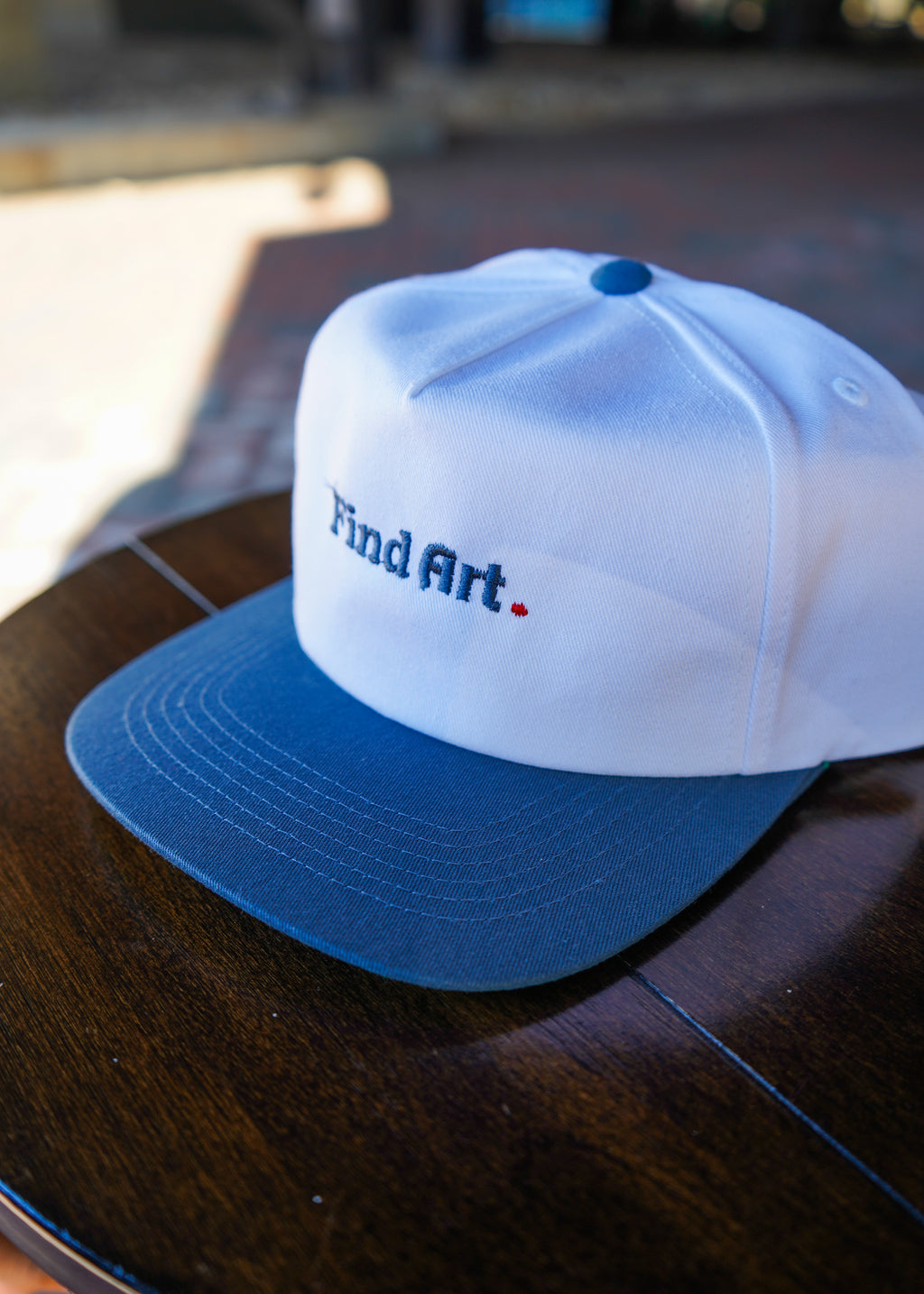 Find Art. (White/ Blue)