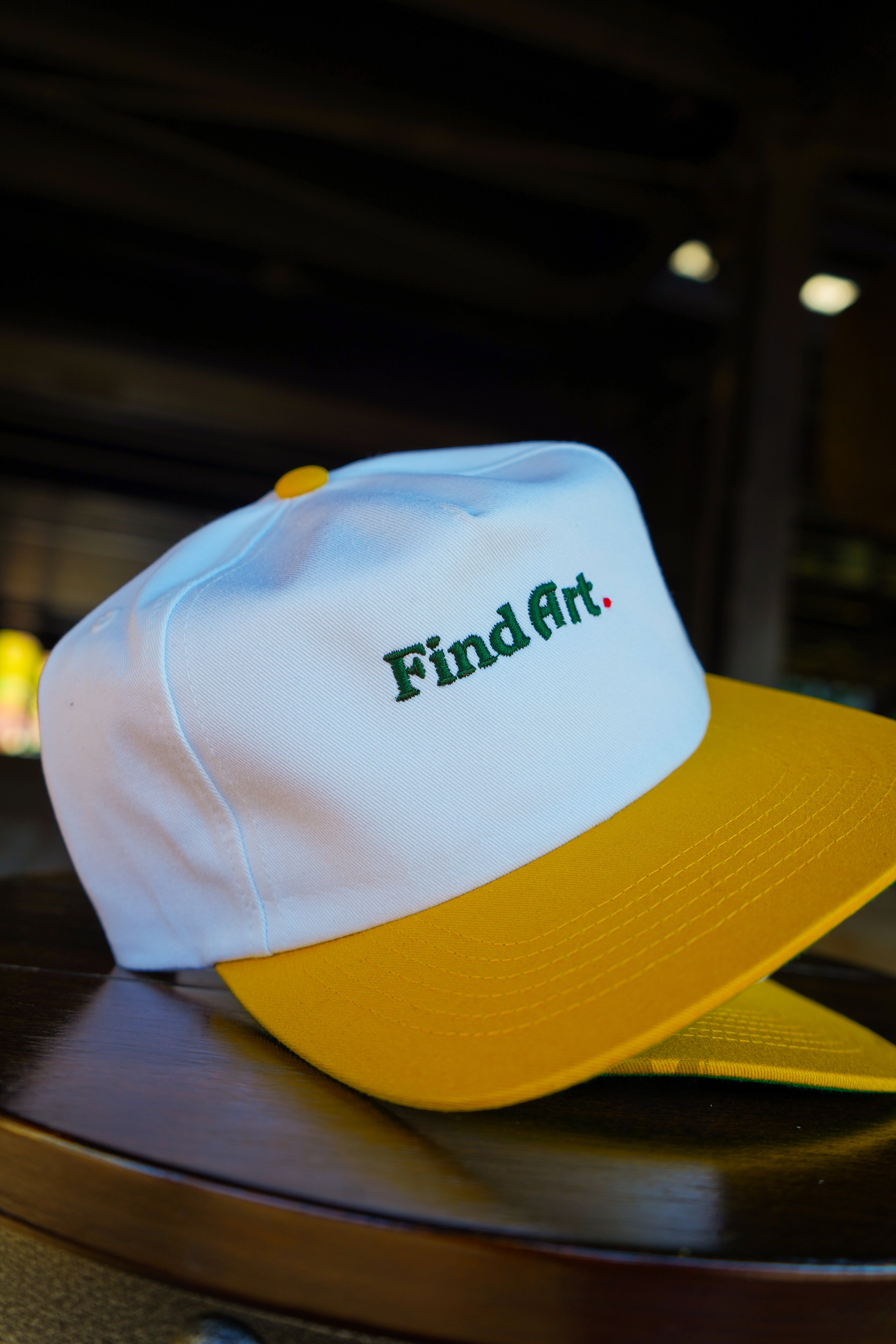 Find Art. (White/ Yellow)