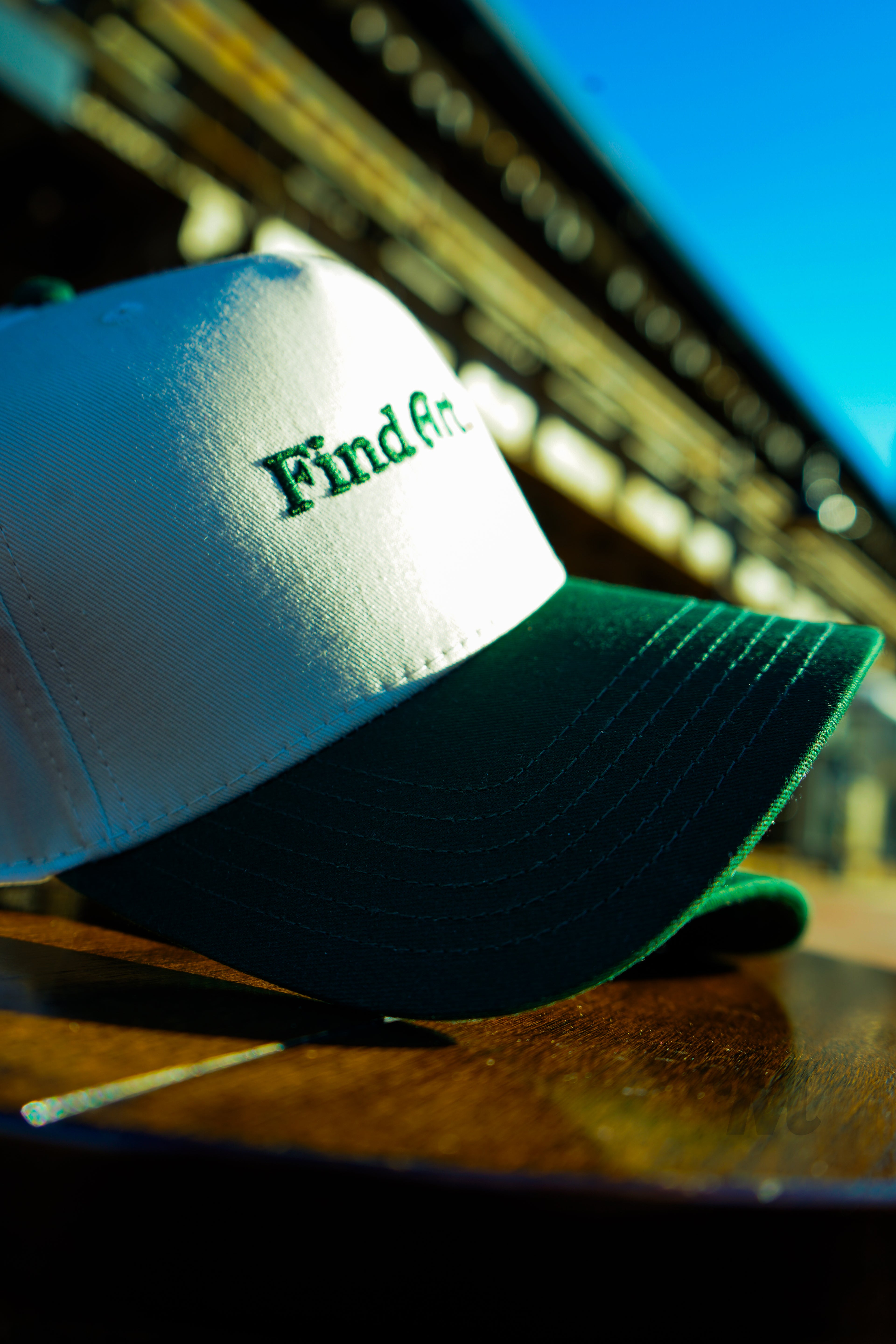 Find Art. (Neutral / Green)