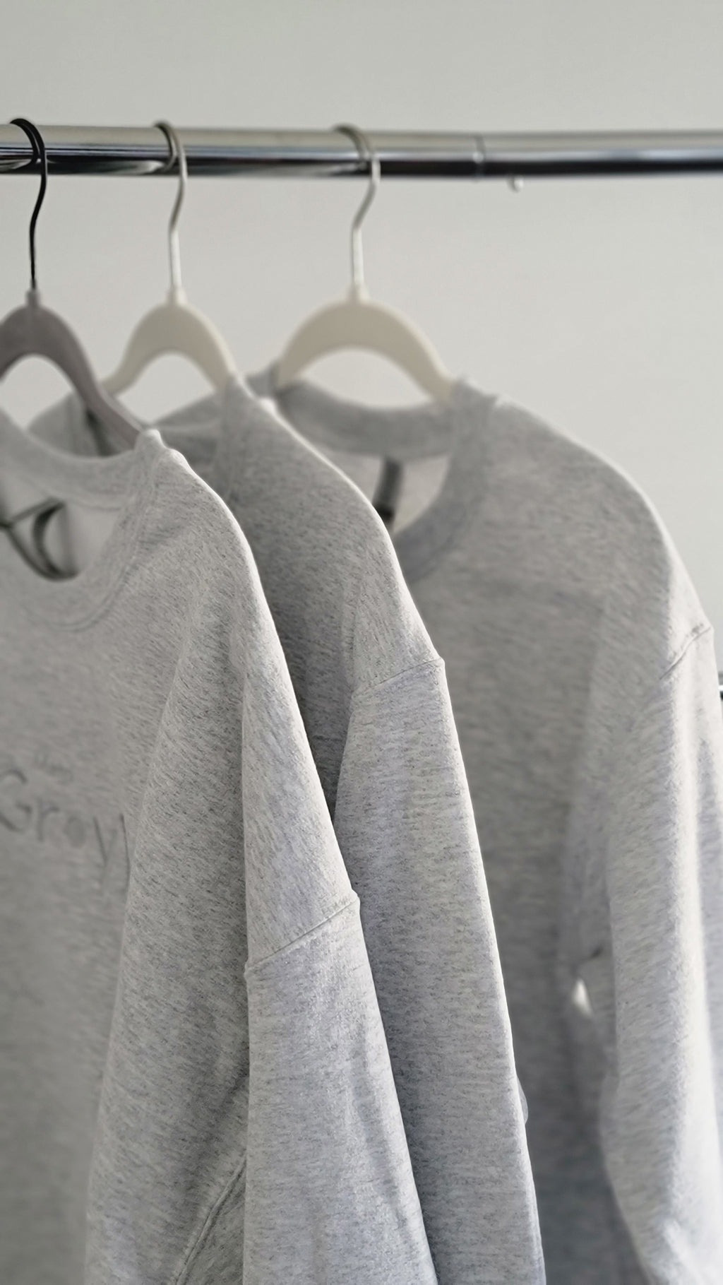 Metri (C·lor) Crewneck:(Gr·y)