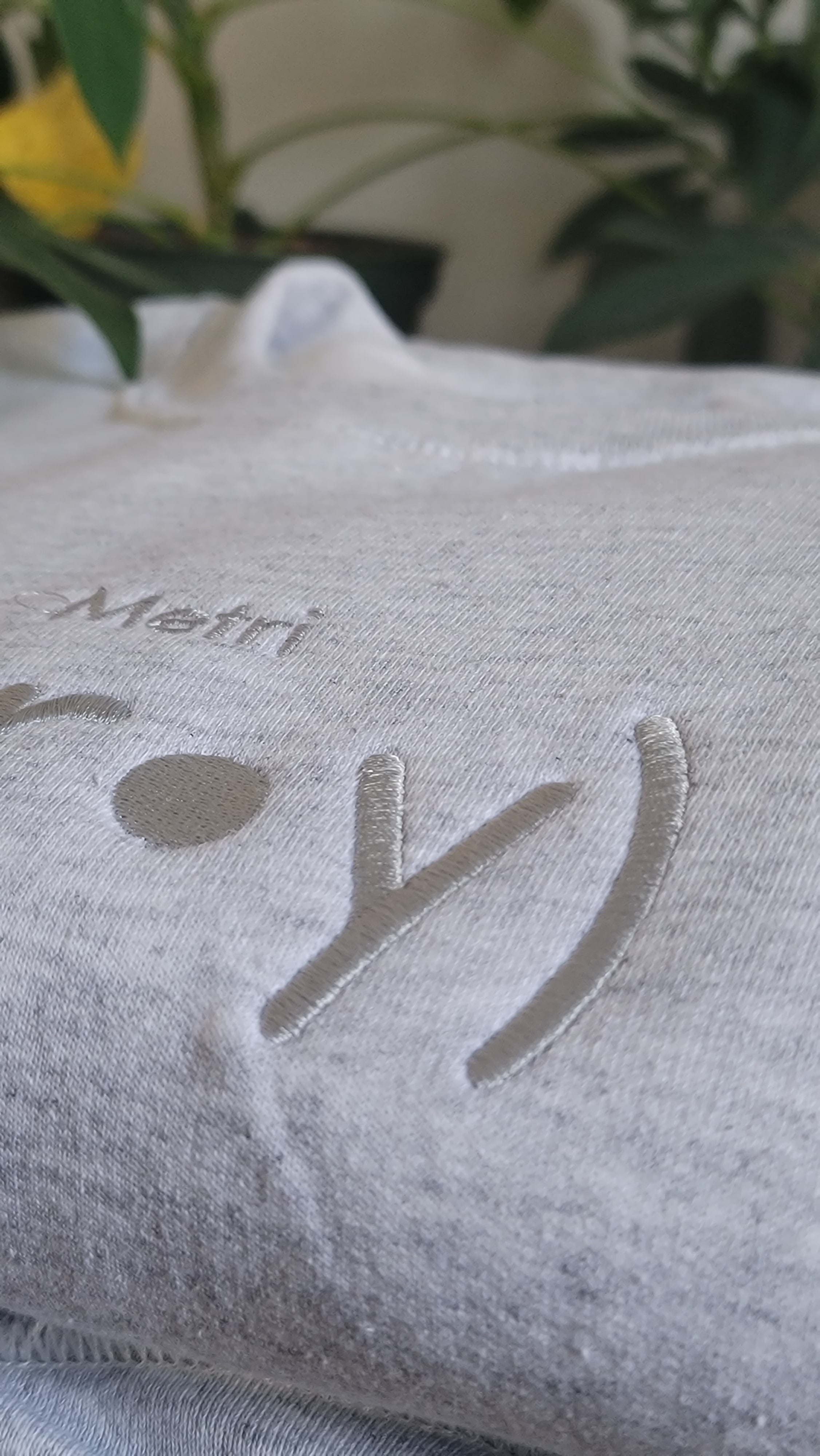 Metri (C·lor) Crewneck:(Gr·y)