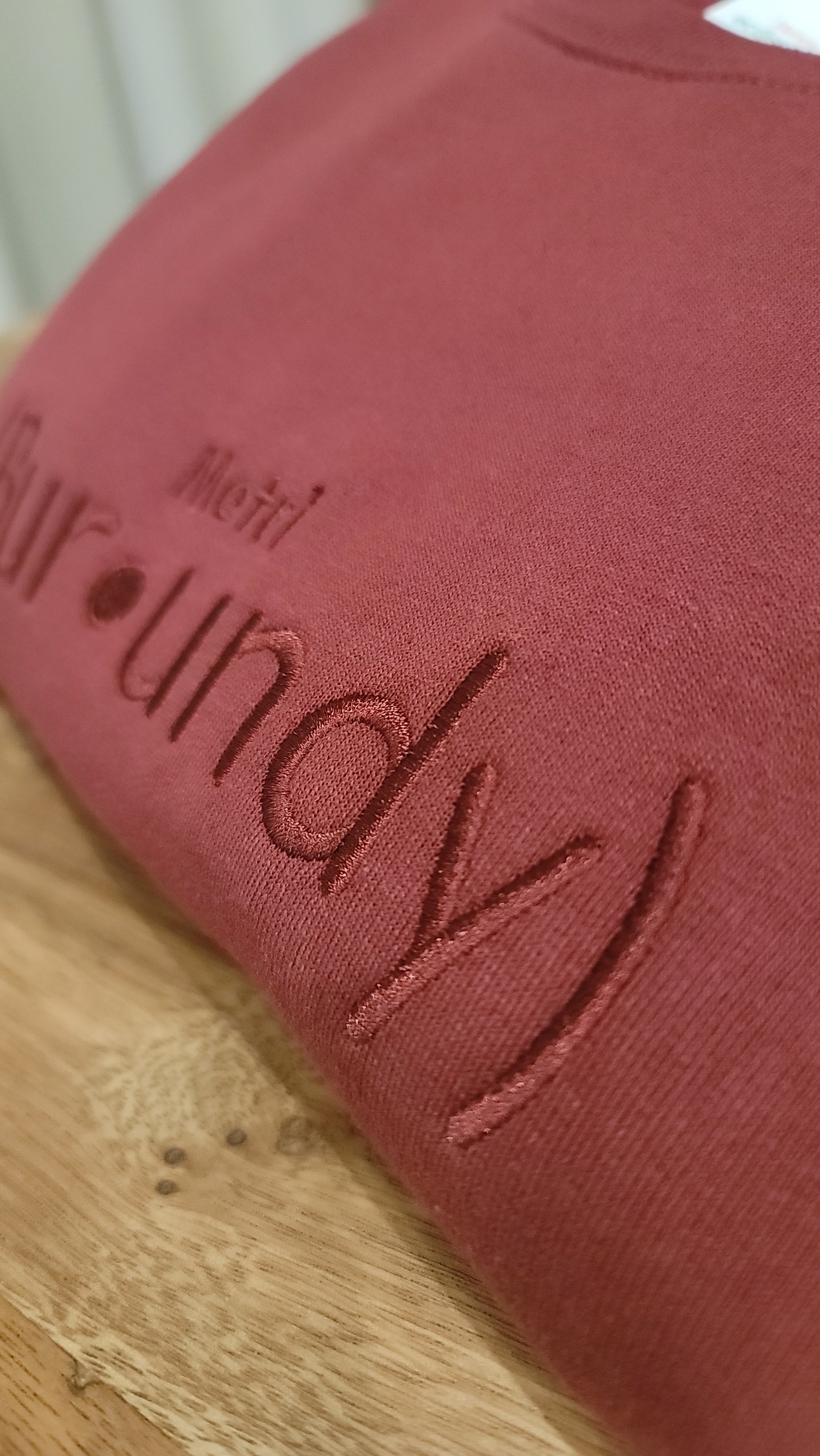 Metri (C·lor) Crewneck:(Bur·undy)