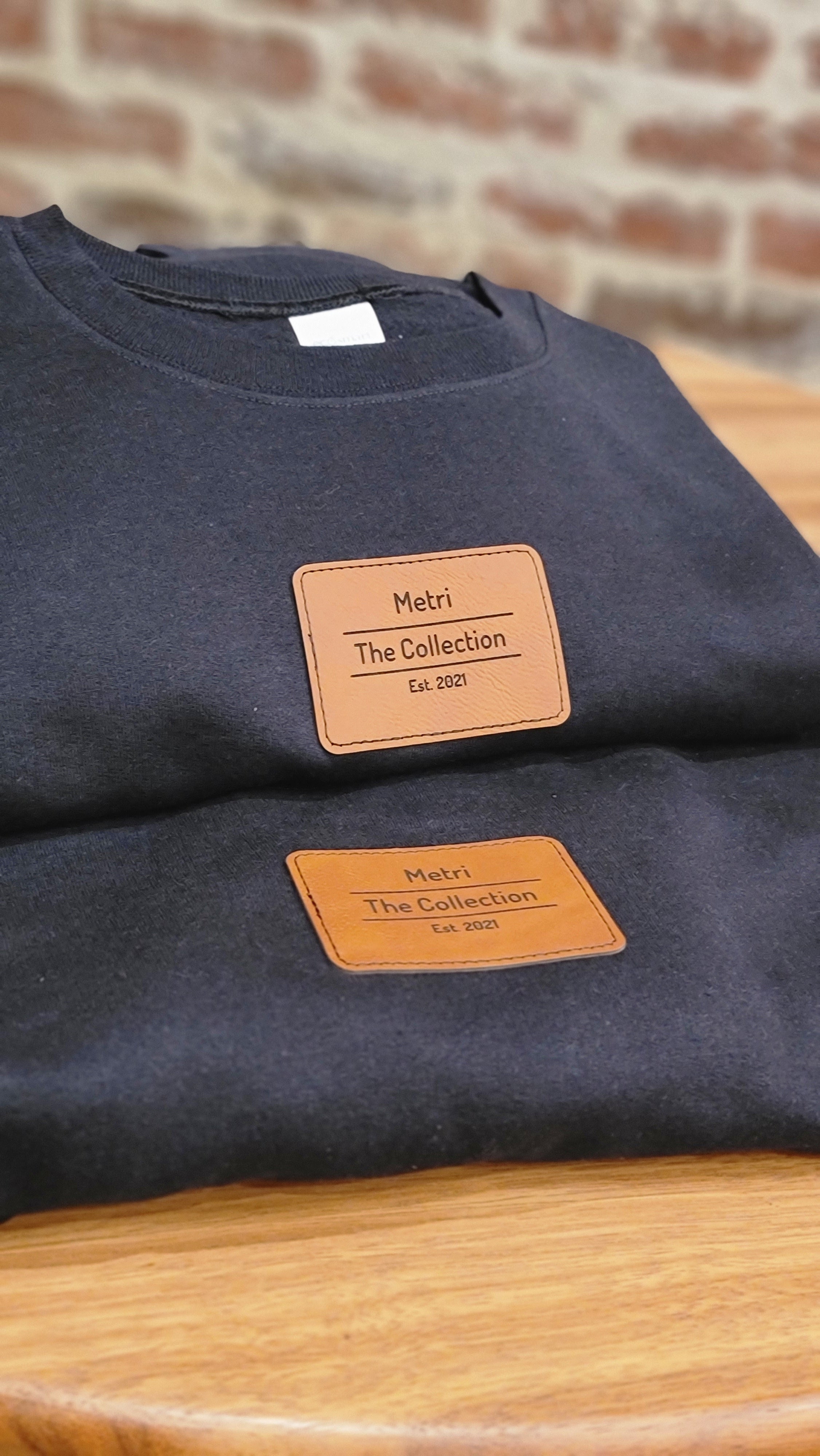 Metri The Collection Crewneck: Black