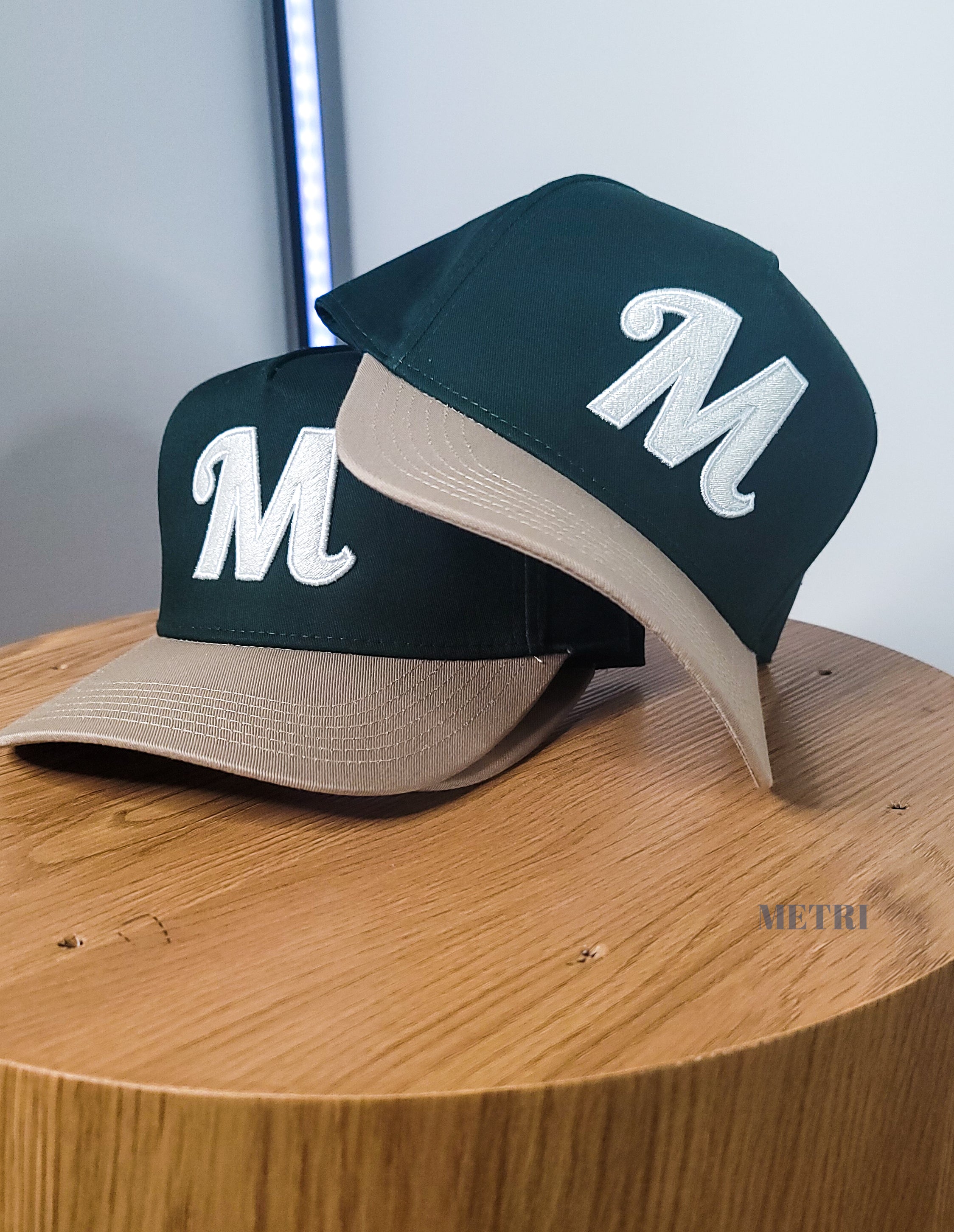 Metri Tan/Forest Green/White